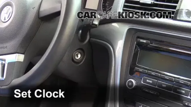 2014 Volkswagen Passat SEL Premium 1.8L 4 Cyl. Sedan (4 Door) Horloge Régler l'horloge